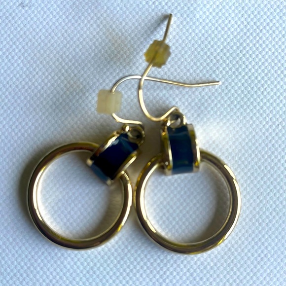 Jewelry - gold tone drop earrings